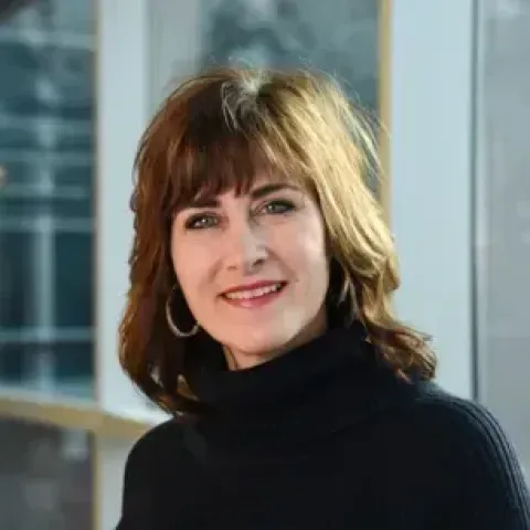 Headshot of Lisa Bailey-Davis